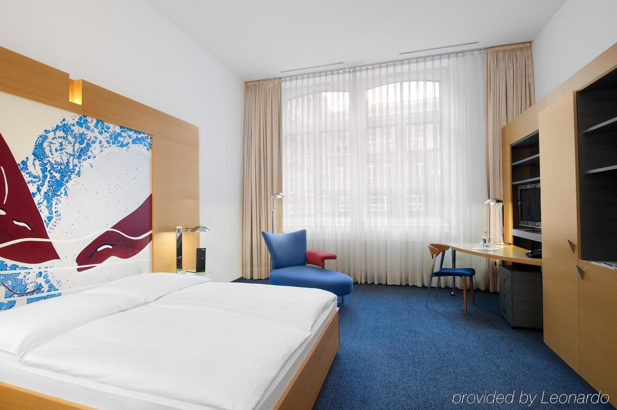 Ostbahnhof Hotel 4*